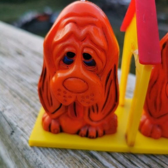 Vintage JSNY Plastic Anthropomorphic  Orange Hound Dog Salt and Pepper - Picture 4 of 16